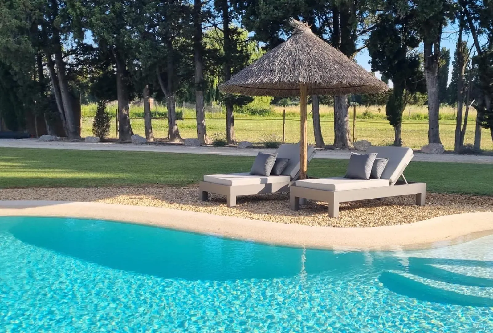 Mas Paloma Bed & Breakfast Rognonas