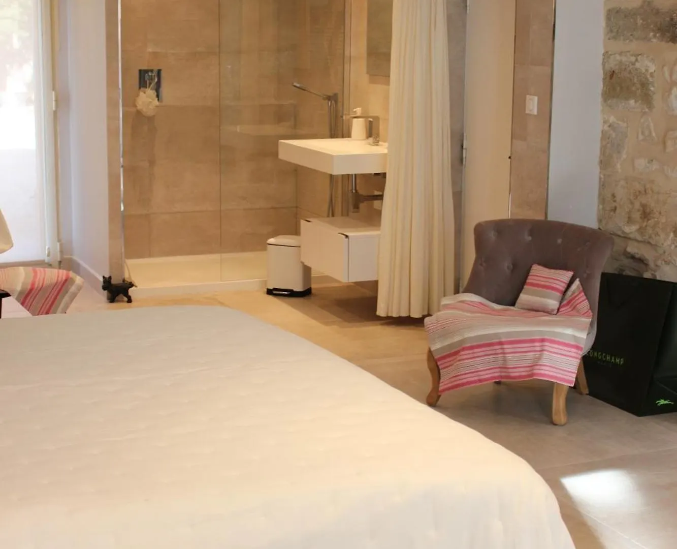 Mas Paloma Bed & Breakfast Rognonas 4*,  France