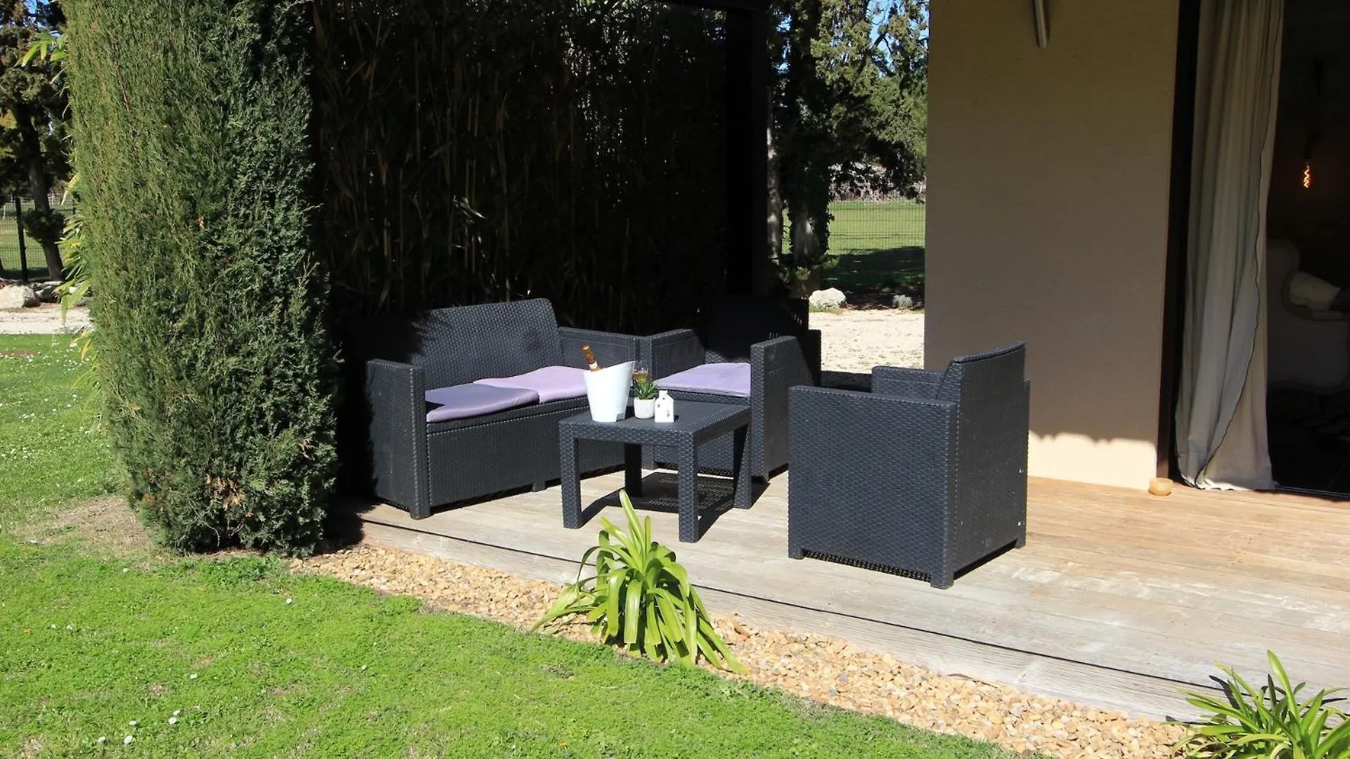 Mas Paloma Bed & Breakfast Rognonas 4*,